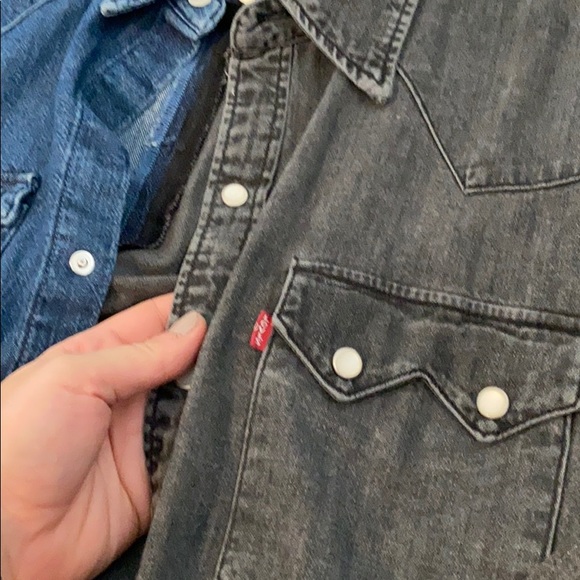 Levi’s color blocked denim shirt - Picture 4 of 7